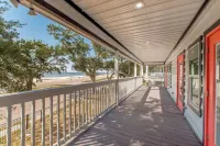 Spacious 5-bedroom house in Charming Long Beach