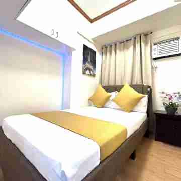 Amaia skies condo 1817 Rooms