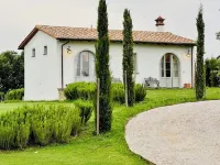 Home in the heart of Tuscany Hotels in Lucignano
