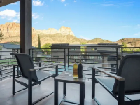 Montclair at Zion Hotels in Springdale