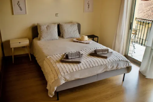 Apartamento Duplex, Amplo e Moderno, com Todas as Comodidades a 10 min da Praia