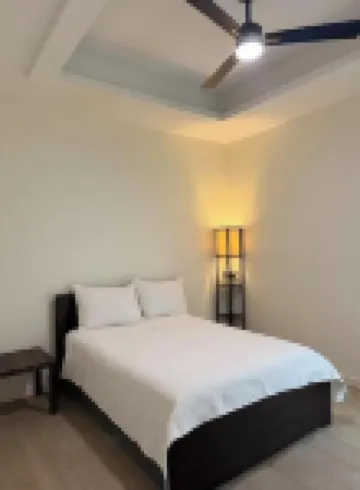 New Build! Near Hospital & Shops