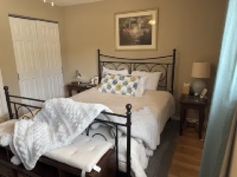 Cozy Mountain retreat Nottingham Lake Front on Avon near Beaver Creek Ski Area