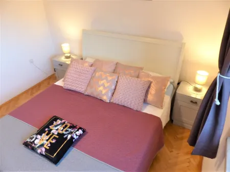 3 Bedroom Holliday house Отели в г. Donji Dolac