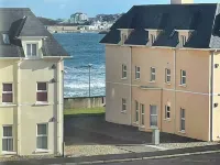 Spacious Portrush 3 bed West Strand apartment close to golf course