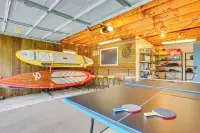 Waterfront Lake City Home w/ Deck & Boat Dock! Hotel di Cadillac