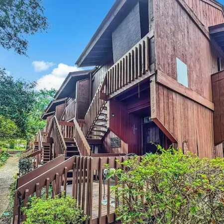 Golf Course-Swimming Pool-Sleeps 4!