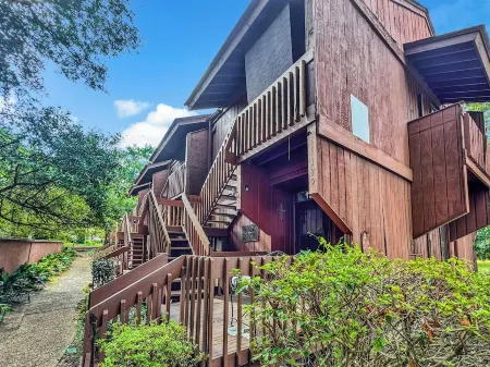 Golf Course-Swimming Pool-Sleeps 4!