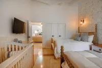 3 min from minitas beach and direct access to the golf camp...