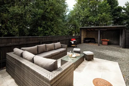 Northumberland.  Hot Tub Haven for 10 in 5 en-suite bedrooms