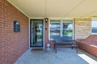 Spacious 3-Bedroom Home - Pet Friendly with Fenced Backyard