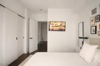 DT Toronto Condo Townhouse Отели в г. Восточно-Йорк / Пляж