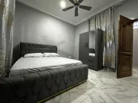 Modern 2-Bedroom Apartment Near Beach - Rose Villa Accra Suite G1 Hotels in Gbawe