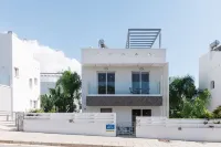 Stunning 3-Bedroom Villa with Private Pool - Nissini Villa 2 Các khách sạn ở Ayia Napa City Center
