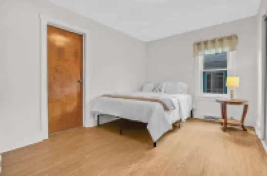 Portage Lakes Retreat - 3 BR Lakefront Home with Hot Tub