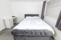 Comfy 2 Bedroom House for 4 Hotels in Rochester