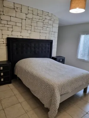 Near saint remy de provence and avignon house with pool access Hotel a Chateaurenard