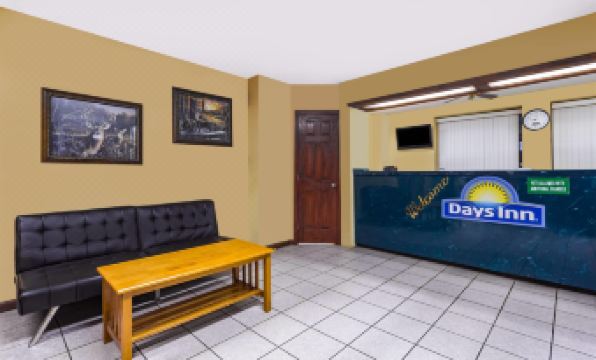 Days Inn by Wyndham Byron