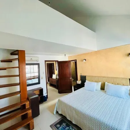 Ixtapa Family Vacation condo - 3 mins drive to hotels zone and beaches!