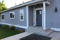 Colorado views, Downtown fun! Hotels in Windsor