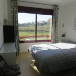 A spacious first floor with views of the vineyards and the sea.