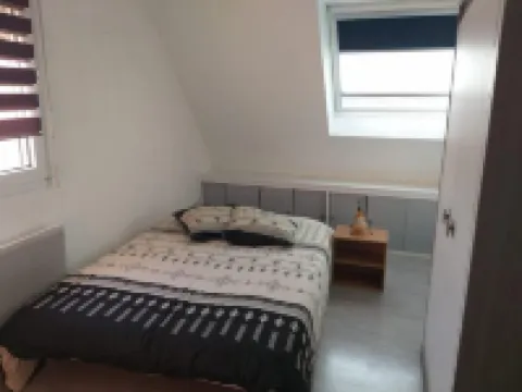 3-ROOM APARTMENT NEAR TOWN CENTER