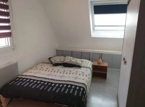 3-ROOM APARTMENT NEAR TOWN CENTER