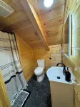 NEW Charming 3-bedroom cabin with WiFi, Hot Tub & ATV trailer parking in RRG