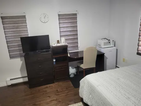 Enjoy PEI , Water front friendly studio