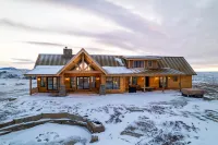 Brand New Cabin with Hot Tub on 800-acre Guest Ranch