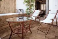 Luxe Penthouse, Seaview, jacuzzi, big patio, fiber Hotels in Preveza