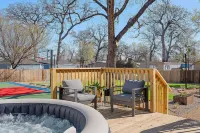 Luxury Resort-Style Retreat Near AT&T Stadium