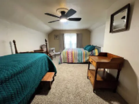 Glenrock Cottage -  charming 4-bedroom house in Glenrock WY Hotels in Converse County