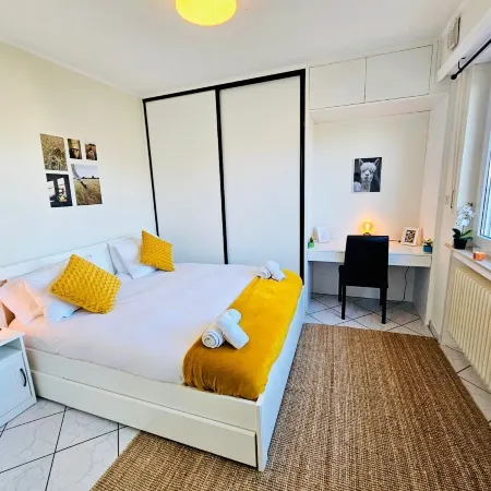 Chic Urban Stay 2Br with Parking- Bel4
