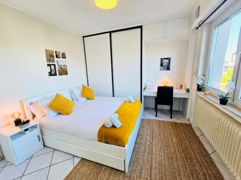 Chic Urban Stay 2Br with Parking- Bel4