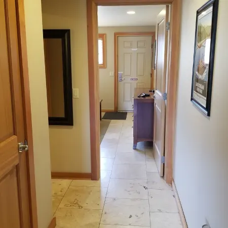 Lake View Condo across from the Public Park and Beach, Downtown Chelan!