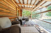 Yaak Riverfront Cabin -Hunting, Fishing & Family Get Away!