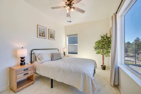 2 Mi to Dtwn Flagstaff: Home w/ Balcony!