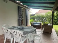 Donna Lopes, seaside cottage and pool