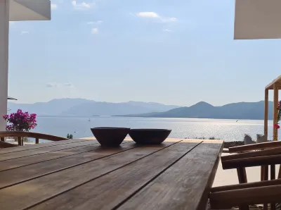 Luxury villa with large terrace, lounge area, pool, jacuzzi + magnificent sea view. Hotels in 