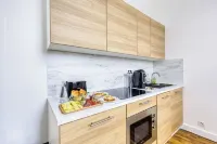 Cosy apartment with Jacuzzi 15min Champs Elysées Hotels in Clichy