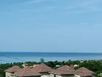 15,000 Sq. Ft 7-bedroom house with Pool and Ocean views. Hotels in Duncans