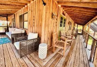 Tropical 2BR Oasis w/ Pool/Kayaks/Bikes/Grill