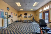 GroundFloor+Pool+King Bed+HotTub+Skiing