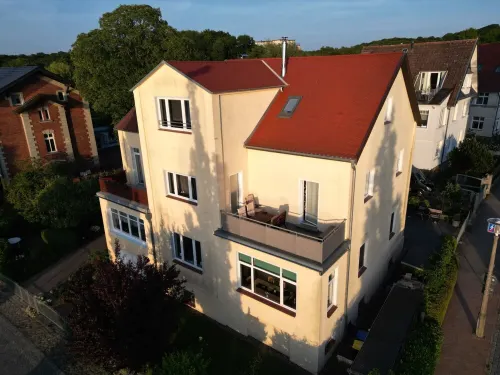 Dream location on Lake Schwerin - apartment right on the beach - 20 steps to the sandy beach