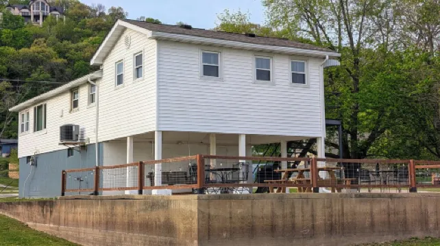 River Life Landing - Cozy, Relaxing home along Mississippi River - Grafton, IL 格拉夫頓酒店
