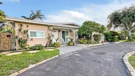 Recently updated 3/1 with pool, wifi, sleeps 9