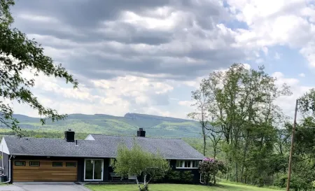 Mid Century Modern Panoramic Mountain View House