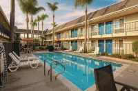 Motel 6 Westminster, CA - North - Strand