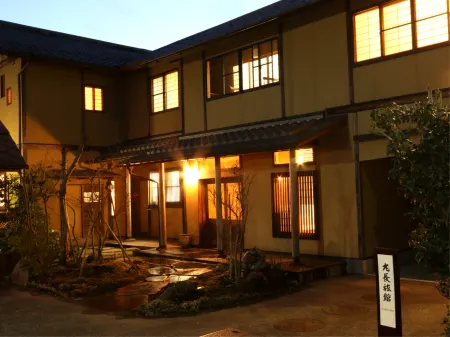 Marucho Ryokan Отели в г. Такета